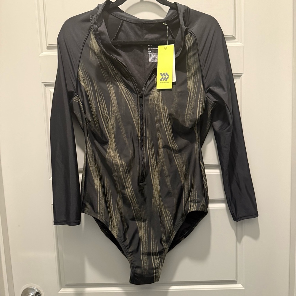 Target All in Motion One Piece Rash Guard - Picture 3 of 6